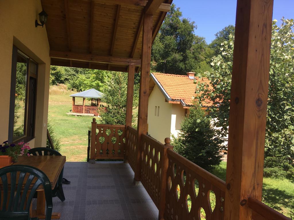 Бунгала Дара Kalofer Exterior foto